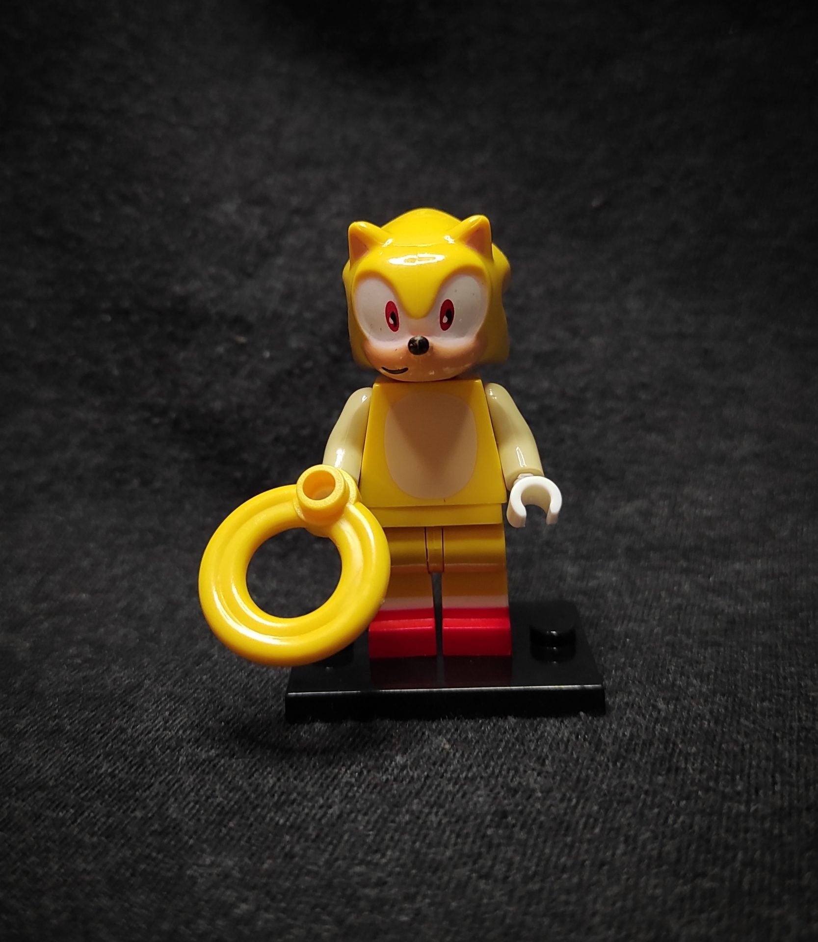 Sonic- Super Sonic figura